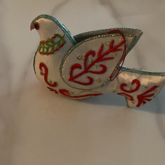 Vintage red embroidered silk like dove - Picture 4 of 5